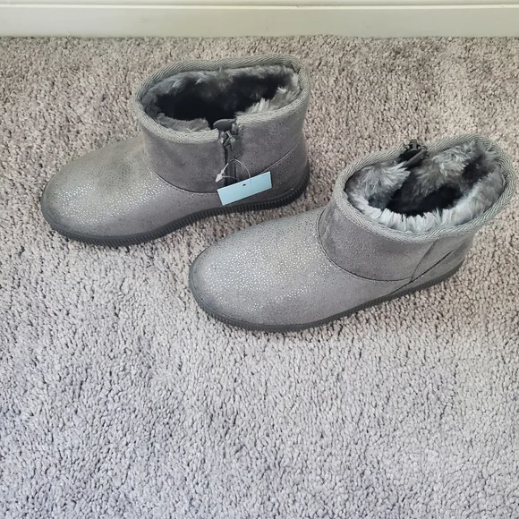 FREE!!!!!NWT SIZE 13 CAT AND JACK W/ANY PURCHASE!!!! - Picture 7 of 8